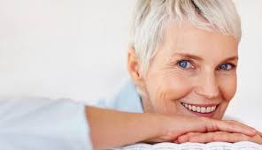 Resultado de imagem para mulher idosa