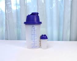 Kuvahaun tulos haulle Tupperware quick shake