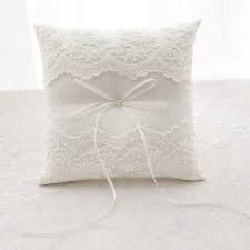 Vaizdo rezultatas pagal užklausą „wedding pillows“