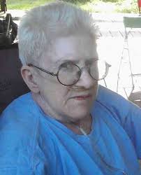 Her and John had three children together Paula Hansen, Michael Hansen, and proceeding her in death Theresa Hansen. Lynn has been a resident of Des Moines ... - service_14075