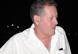 Résultat de recherche d'images pour "enigmatic guy with unintelligible questions"