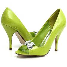 فساتين وأحذية وإكسسوارات لمحبات اللون الأخضر... Images?q=tbn:ANd9GcQUwxJ2GwTqJGXL44EtPpp03ICK9UOUH24wHYmbOHHpel48M8bN