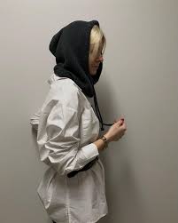 Картинки по запросу Молодой человек в шапке