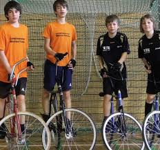 Die Radballer David Schillinger, Raffael Albietz, Armin Reiniger und Jonathan Stupfel Foto: bz. WEHR-ÖFLINGEN (BZ). Beim jährlichen Waltherpokal-Turnier der ... - 44217580