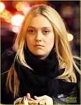 Dakota Fanning: Whole Foods Grocery Shopper! | dakota fanning ... - dakota-fanning-whole-foods-grocery-shopper-03