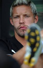 Alan Smith of Newcastle United looks on during the Pre Season Friendly match between Norwich City and Newcastle United at Carrow Road on July ... - Alan%2BSmith%2BNorwich%2BCity%2Bv%2BNewcastle%2BUnited%2BzzYjb3C2QUnl