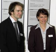 Neu in Neustadt: Regionalgeschäftsführerin Karin Gräppi stellte gestern Thomas Wüstner als neuen Verwaltungsleiter der Helios-Klinik vor.