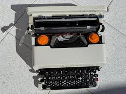 Afbeeldingsresultaat voor sottsass typewriter