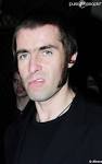 Liam Gallagher de très bonne humeur à la sortie du club Ivy, à ... - 185215-liam-gallagher-de-tres-bonne-humeur-a-637x0-2