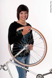 Hobby - Kunstradfahren - Anja Scheu - Für die meisten Übungen ... - thumb_500x375_kunstradfahren-anja-scheu-01