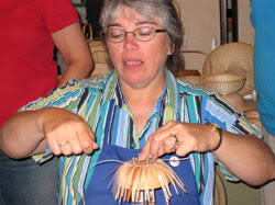 JoAnn Kelly Catsos Basketry Workshop 2008 JoAnn demonstrates adding an extra ... - jkc29