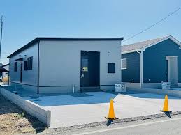 Image result for 中藤2丁目〈売地〉広々426.17㎡（法面含む）上下水道引込済、法面利用価値大、建築条件はございません。お好きなハウスメーカーで建築できます。