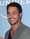 TAYLOR KINNEY - Castle Wiki