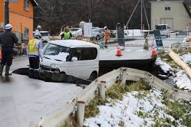 Hasil gambar untuk tsunami jepang
