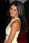 Michelle Keegan looks beautiful as she ditches make-up for cancer.