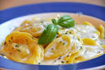 File:Flickr - cyclonebill - Ravioli med skinke og asparges i ...