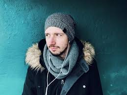 Картинки по запросу Молодой человек в шапке