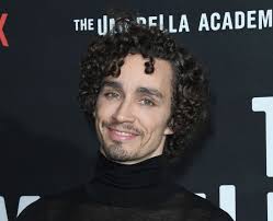 Image result for Robbie Sheehan