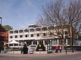 Image result for Lincoln Eastgate Club