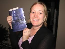 Cynthia Hand Shows Off UNEARTHLY | Unearthly | User Media | Epic Reads - middle_4289089247c117dff3b4a9ae9284b39173_hand_stop_9