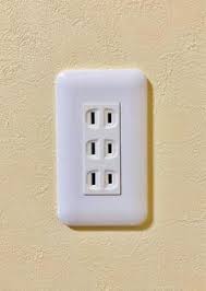 Image result for コンセント　穴 %