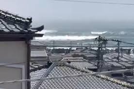 Hasil gambar untuk tsunami jepang