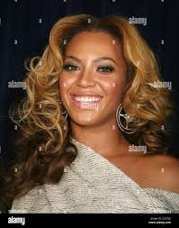 Afbeeldingsresultaat voor beyonce knowles 2010