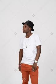 Картинки по запросу Молодой человек в шапке