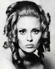 Faye Dunaway nous propose
