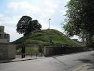 SP5106 : Mound by the road. near to Oxford, Oxfordshire, Great Britain - via Daymix