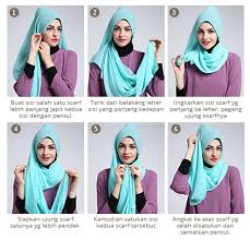Cara Memakai Hijab Segi Empat Modern ala Dewi Sandra Kreasi