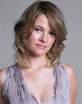 Leisha Hailey off a flight