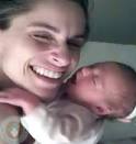 Amanda Peet Shows Off Baby