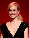http://www.schwarzkopf.com/content/dam/sk/de/home/looks/star_frisuren/Starstyle/berlinale_2011/berlinale_nina_hoss_420x540.jpg