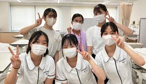 Image result for 17歳の現役看護学生