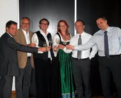 Robert Gritsch, Wolfgang Schrei und Markus Ziegler begrüßten die Energieagentur Südsteiermark noch einmal offiziell im Namen der Steiermärkischen Sparkasse. - startup