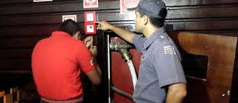 Bombeiros mostram como &eacute; feita vistoria em casas noturnas ...