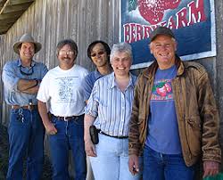 UCSC researchers, from left, Sean Swezey, Stephen Gliessman, Joji Muramoto, and Carol Shennan are collaborating with organic farmers, including Jim Cochran ... - usda2.04-09-06