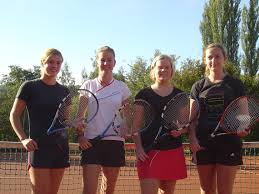 Zur Meistermannschaft gehören die Spielerinnen Lena Wilhelm, Hanna-Elisa Spohn, Nadine Engel, Annika Heib und Franziska Eckert.﻿ - cache_2420715734
