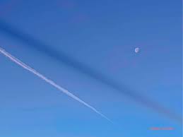 Attēlu rezultāti vaicājumam “Contrail shadows”