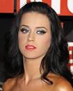 Kety Perry. 4. Layers and layers of foundation - katy-perry-glittery-eyes