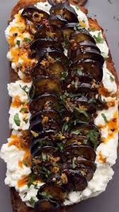 Attēlu rezultāti vaicājumam “Fuligo gyrosa macro”