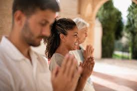 Image result for foto de pessoasrezando