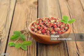 Attēlu rezultāti vaicājumam “Fragaria viridis”