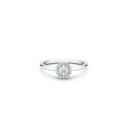 Aura round brilliant diamond ring in platinum | De Beers AT