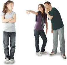  Foto extraída de: www.google.co.jp/search?q=fotos+de+abuso+escolar