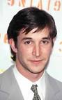 http://trialx.com/curetalk/wp-content/blogs.dir/7/files/2011/04/gcelebrities/Noah_Wyle-3.jpg