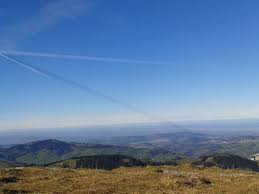 Attēlu rezultāti vaicājumam “Contrail shadows”
