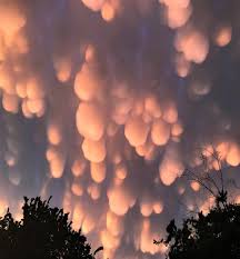 Attēlu rezultāti vaicājumam “Mammatus”