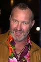 Randy Quaid has gone full-on